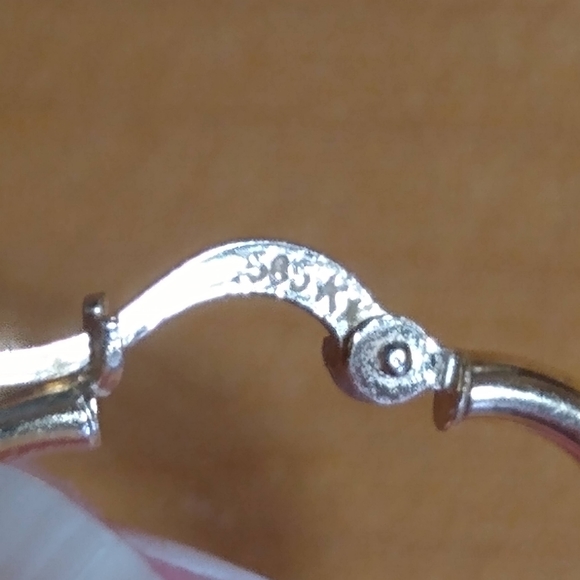 14 KT Yellow Gold Heart Earrings - Picture 5 of 5